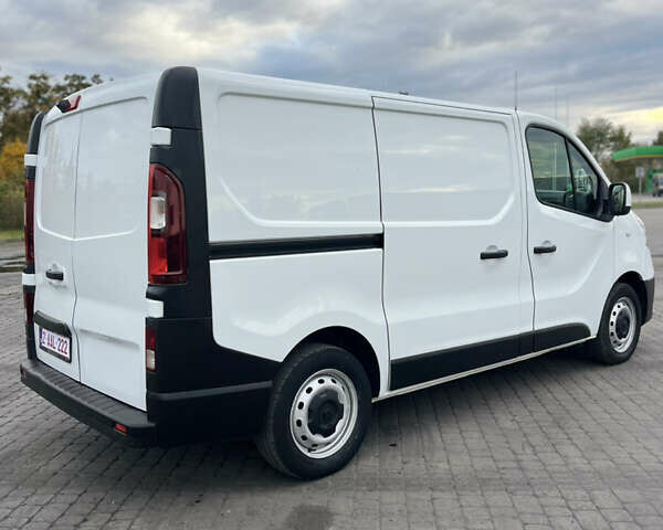 Белый Рено Трафик, объемом двигателя 2 л и пробегом 201 тыс. км за 16200 $, фото 11 на Automoto.ua