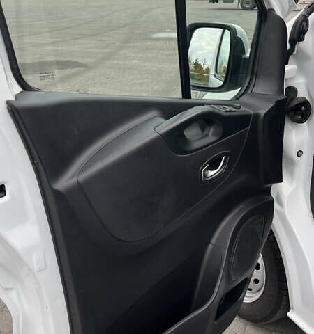 Белый Рено Трафик, объемом двигателя 2 л и пробегом 201 тыс. км за 16200 $, фото 29 на Automoto.ua