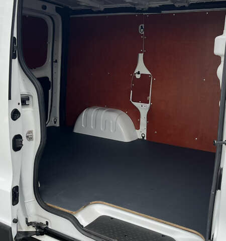 Белый Рено Трафик, объемом двигателя 2 л и пробегом 201 тыс. км за 16200 $, фото 22 на Automoto.ua