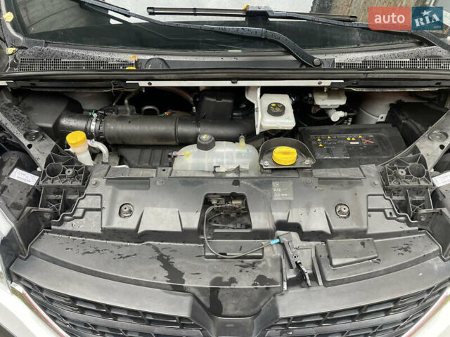 Білий Рено Трафік, об'ємом двигуна 2 л та пробігом 198 тис. км за 16990 $, фото 19 на Automoto.ua