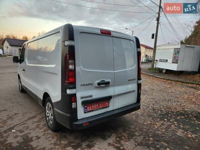 Белый Рено Трафик, объемом двигателя 2 л и пробегом 115 тыс. км за 18500 $, фото 1 на Automoto.ua
