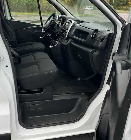 Белый Рено Трафик, объемом двигателя 2 л и пробегом 201 тыс. км за 16200 $, фото 50 на Automoto.ua