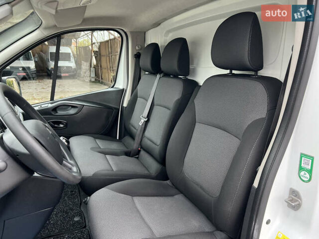 Белый Рено Трафик, объемом двигателя 2 л и пробегом 168 тыс. км за 18950 $, фото 19 на Automoto.ua