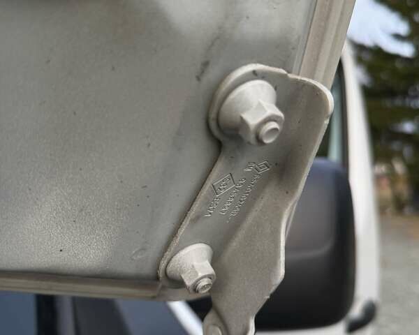 Білий Рено Трафік, об'ємом двигуна 1.6 л та пробігом 206 тис. км за 16100 $, фото 49 на Automoto.ua