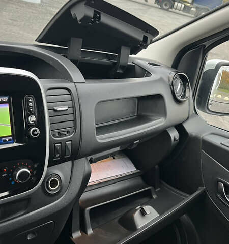 Белый Рено Трафик, объемом двигателя 2 л и пробегом 201 тыс. км за 16200 $, фото 36 на Automoto.ua