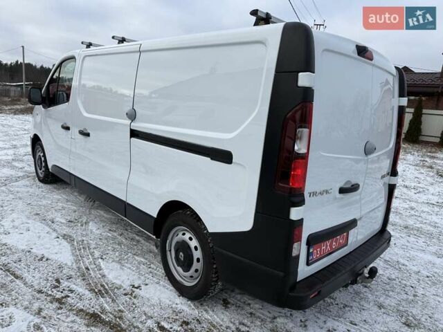 Белый Рено Трафик, объемом двигателя 2 л и пробегом 50 тыс. км за 21300 $, фото 3 на Automoto.ua