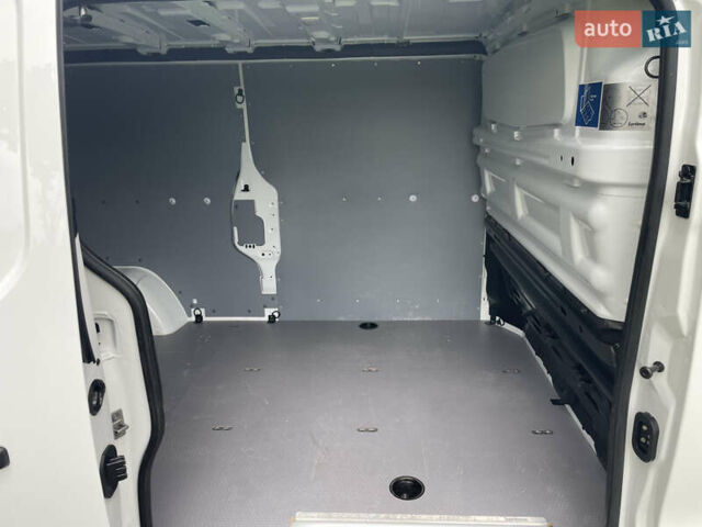 Білий Рено Трафік, об'ємом двигуна 2 л та пробігом 198 тис. км за 16990 $, фото 10 на Automoto.ua