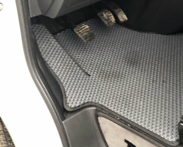 Білий Рено Трафік, об'ємом двигуна 2 л та пробігом 257 тис. км за 16800 $, фото 12 на Automoto.ua