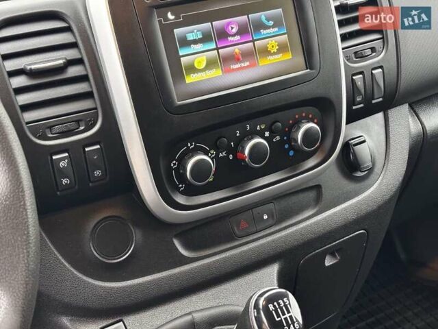 Білий Рено Трафік, об'ємом двигуна 2 л та пробігом 149 тис. км за 19000 $, фото 7 на Automoto.ua