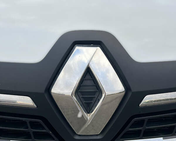 Белый Рено Трафик, объемом двигателя 2 л и пробегом 201 тыс. км за 16200 $, фото 57 на Automoto.ua