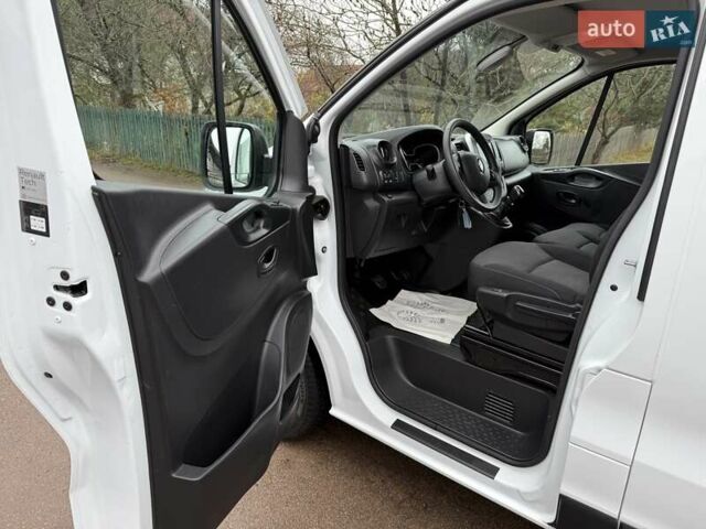 Белый Рено Трафик, объемом двигателя 2 л и пробегом 49 тыс. км за 21000 $, фото 11 на Automoto.ua