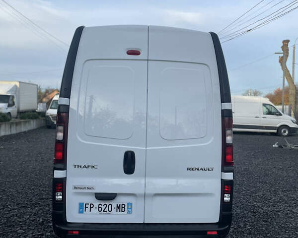 Белый Рено Трафик, объемом двигателя 2 л и пробегом 205 тыс. км за 16999 $, фото 4 на Automoto.ua