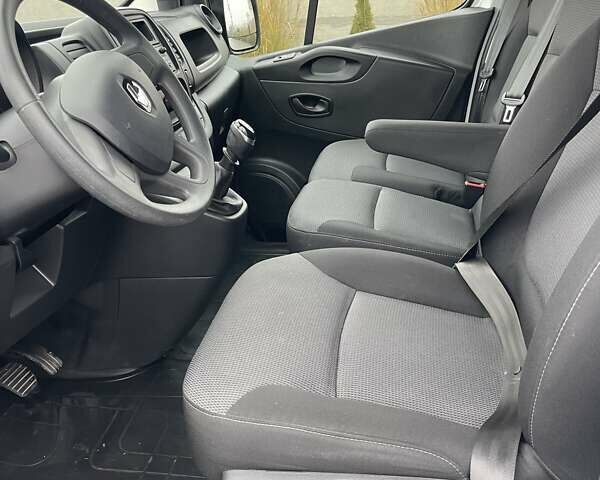 Білий Рено Трафік, об'ємом двигуна 2 л та пробігом 45 тис. км за 18900 $, фото 24 на Automoto.ua