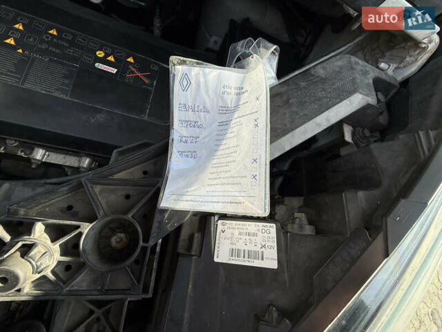 Белый Рено Трафик, объемом двигателя 2 л и пробегом 185 тыс. км за 16250 $, фото 20 на Automoto.ua