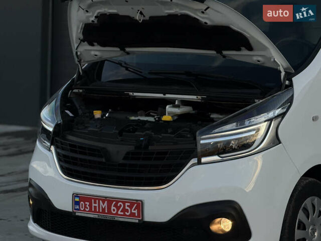 Белый Рено Трафик, объемом двигателя 2 л и пробегом 118 тыс. км за 18700 $, фото 9 на Automoto.ua