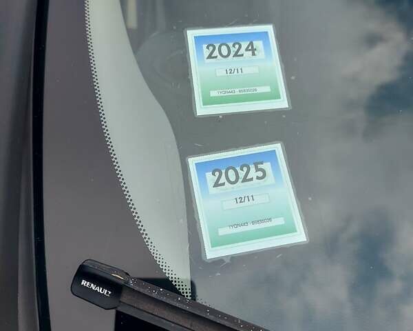 Белый Рено Трафик, объемом двигателя 2 л и пробегом 185 тыс. км за 17300 $, фото 12 на Automoto.ua