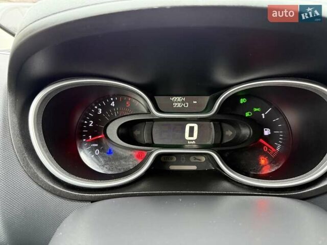 Белый Рено Трафик, объемом двигателя 2 л и пробегом 49 тыс. км за 21000 $, фото 16 на Automoto.ua