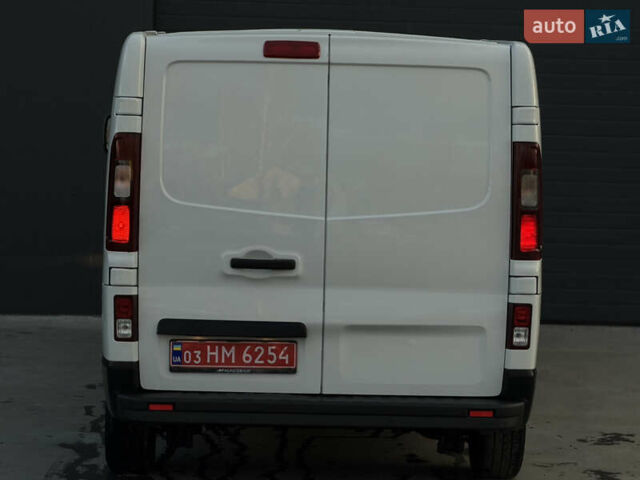 Белый Рено Трафик, объемом двигателя 2 л и пробегом 118 тыс. км за 18700 $, фото 21 на Automoto.ua