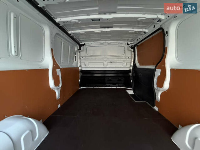 Белый Рено Трафик, объемом двигателя 2 л и пробегом 118 тыс. км за 18700 $, фото 33 на Automoto.ua