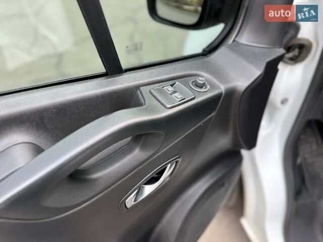 Білий Рено Трафік, об'ємом двигуна 2 л та пробігом 207 тис. км за 18100 $, фото 18 на Automoto.ua