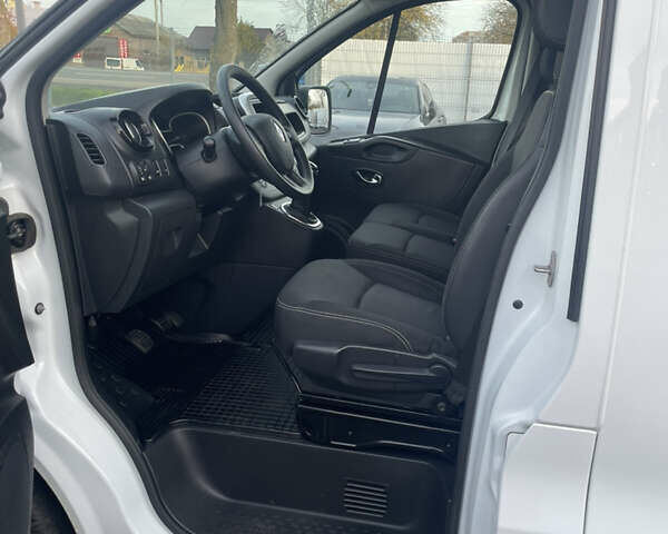 Белый Рено Трафик, объемом двигателя 2 л и пробегом 205 тыс. км за 16999 $, фото 14 на Automoto.ua