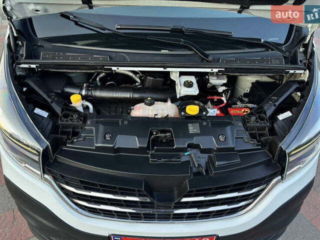 Белый Рено Трафик, объемом двигателя 2 л и пробегом 96 тыс. км за 20550 $, фото 26 на Automoto.ua