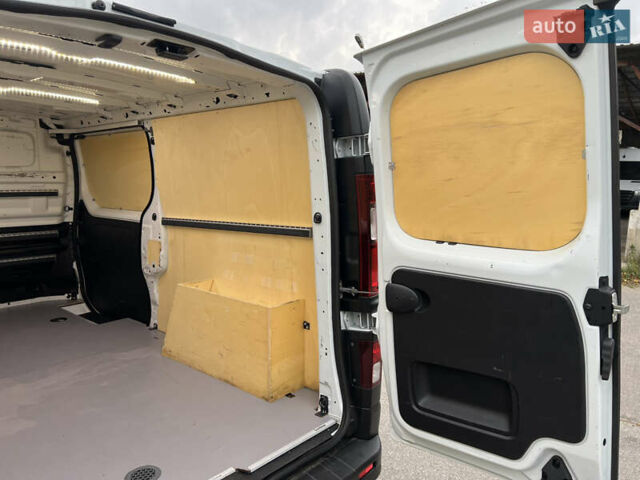 Белый Рено Трафик, объемом двигателя 2 л и пробегом 168 тыс. км за 18950 $, фото 9 на Automoto.ua