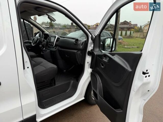 Белый Рено Трафик, объемом двигателя 2 л и пробегом 49 тыс. км за 21000 $, фото 8 на Automoto.ua