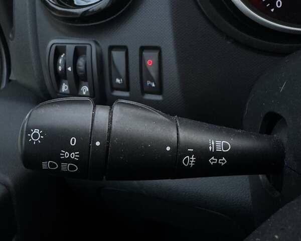 Білий Рено Трафік, об'ємом двигуна 1.6 л та пробігом 206 тис. км за 16100 $, фото 47 на Automoto.ua