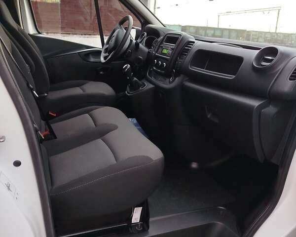 Белый Рено Трафик, объемом двигателя 0 л и пробегом 188 тыс. км за 16000 $, фото 21 на Automoto.ua