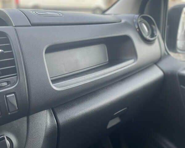 Белый Рено Трафик, объемом двигателя 2 л и пробегом 205 тыс. км за 16999 $, фото 28 на Automoto.ua