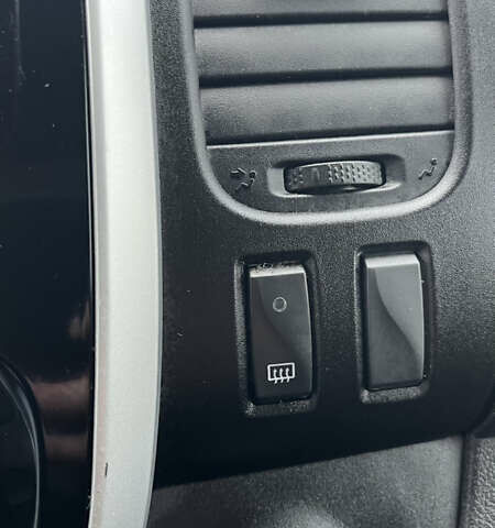 Белый Рено Трафик, объемом двигателя 2 л и пробегом 201 тыс. км за 16200 $, фото 41 на Automoto.ua