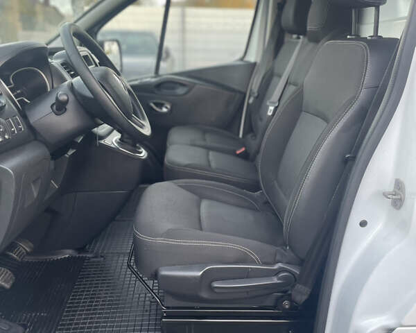 Белый Рено Трафик, объемом двигателя 2 л и пробегом 205 тыс. км за 16999 $, фото 15 на Automoto.ua