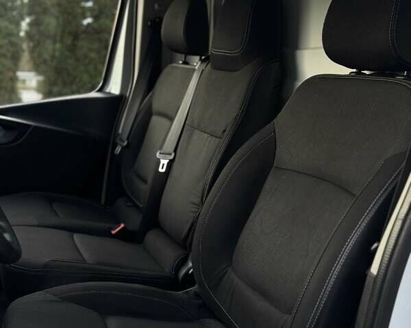 Білий Рено Трафік, об'ємом двигуна 1.6 л та пробігом 206 тис. км за 16100 $, фото 32 на Automoto.ua