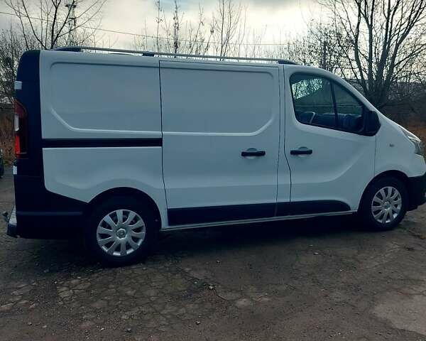 Белый Рено Трафик, объемом двигателя 2 л и пробегом 185 тыс. км за 17300 $, фото 4 на Automoto.ua