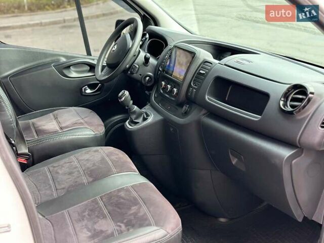 Білий Рено Трафік, об'ємом двигуна 2 л та пробігом 207 тис. км за 18100 $, фото 15 на Automoto.ua