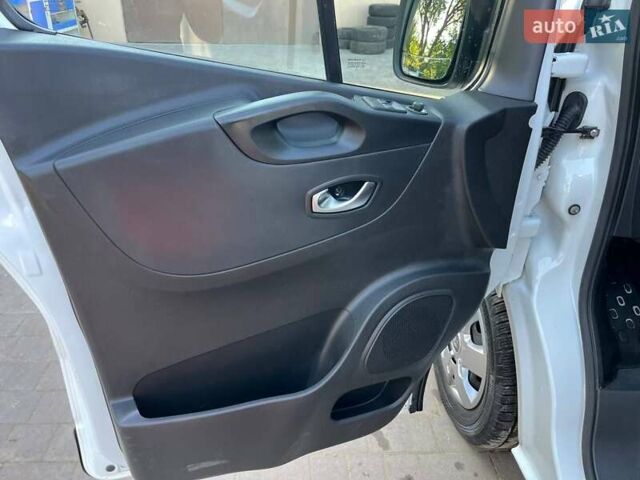 Білий Рено Трафік, об'ємом двигуна 2 л та пробігом 264 тис. км за 15900 $, фото 13 на Automoto.ua