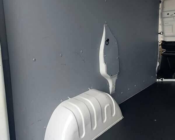 Белый Рено Трафик, объемом двигателя 2 л и пробегом 185 тыс. км за 17300 $, фото 30 на Automoto.ua