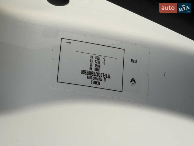 Белый Рено Трафик, объемом двигателя 2 л и пробегом 118 тыс. км за 18700 $, фото 51 на Automoto.ua