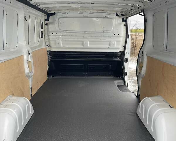 Белый Рено Трафик, объемом двигателя 2 л и пробегом 208 тыс. км за 16900 $, фото 13 на Automoto.ua