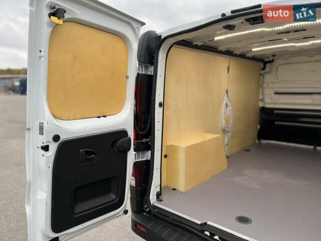 Белый Рено Трафик, объемом двигателя 2 л и пробегом 168 тыс. км за 18950 $, фото 8 на Automoto.ua