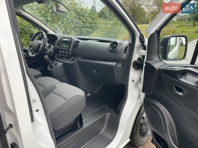 Білий Рено Трафік, об'ємом двигуна 2 л та пробігом 198 тис. км за 16990 $, фото 13 на Automoto.ua