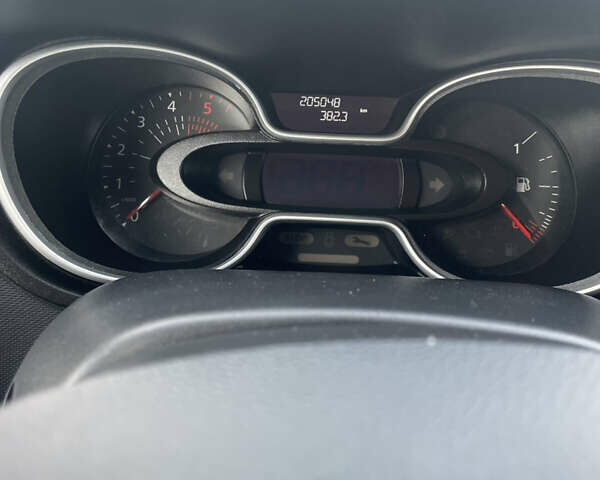 Белый Рено Трафик, объемом двигателя 2 л и пробегом 205 тыс. км за 16999 $, фото 20 на Automoto.ua