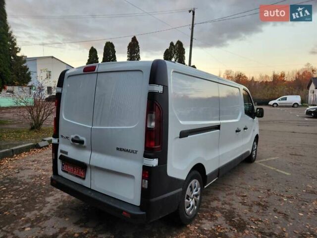 Белый Рено Трафик, объемом двигателя 2 л и пробегом 115 тыс. км за 18500 $, фото 2 на Automoto.ua