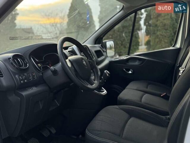 Білий Рено Трафік, об'ємом двигуна 1.6 л та пробігом 206 тис. км за 16100 $, фото 27 на Automoto.ua