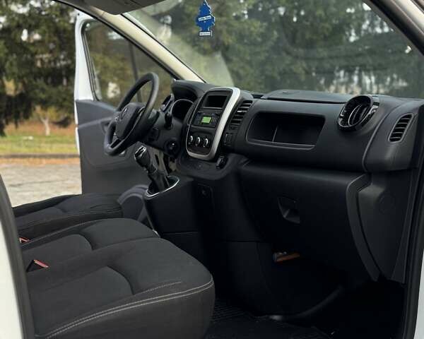 Білий Рено Трафік, об'ємом двигуна 1.6 л та пробігом 206 тис. км за 16100 $, фото 34 на Automoto.ua