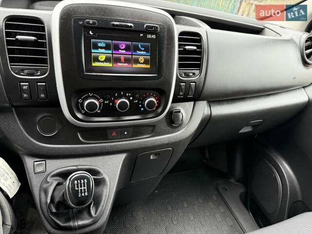 Белый Рено Трафик, объемом двигателя 2 л и пробегом 49 тыс. км за 21000 $, фото 15 на Automoto.ua