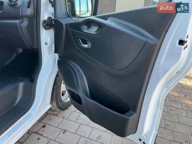 Білий Рено Трафік, об'ємом двигуна 2 л та пробігом 264 тис. км за 15900 $, фото 31 на Automoto.ua