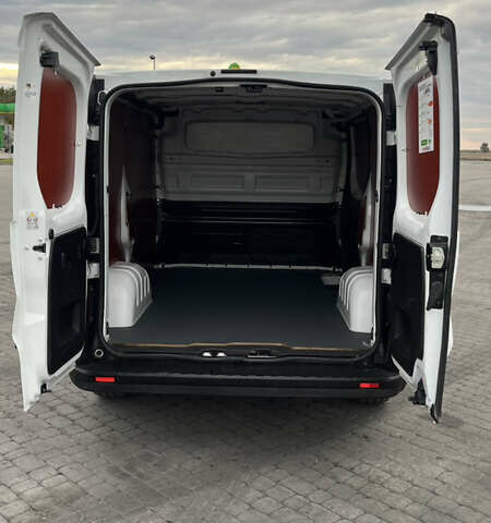 Белый Рено Трафик, объемом двигателя 2 л и пробегом 201 тыс. км за 16200 $, фото 24 на Automoto.ua