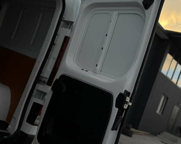 Белый Рено Трафик, объемом двигателя 2 л и пробегом 118 тыс. км за 18700 $, фото 35 на Automoto.ua